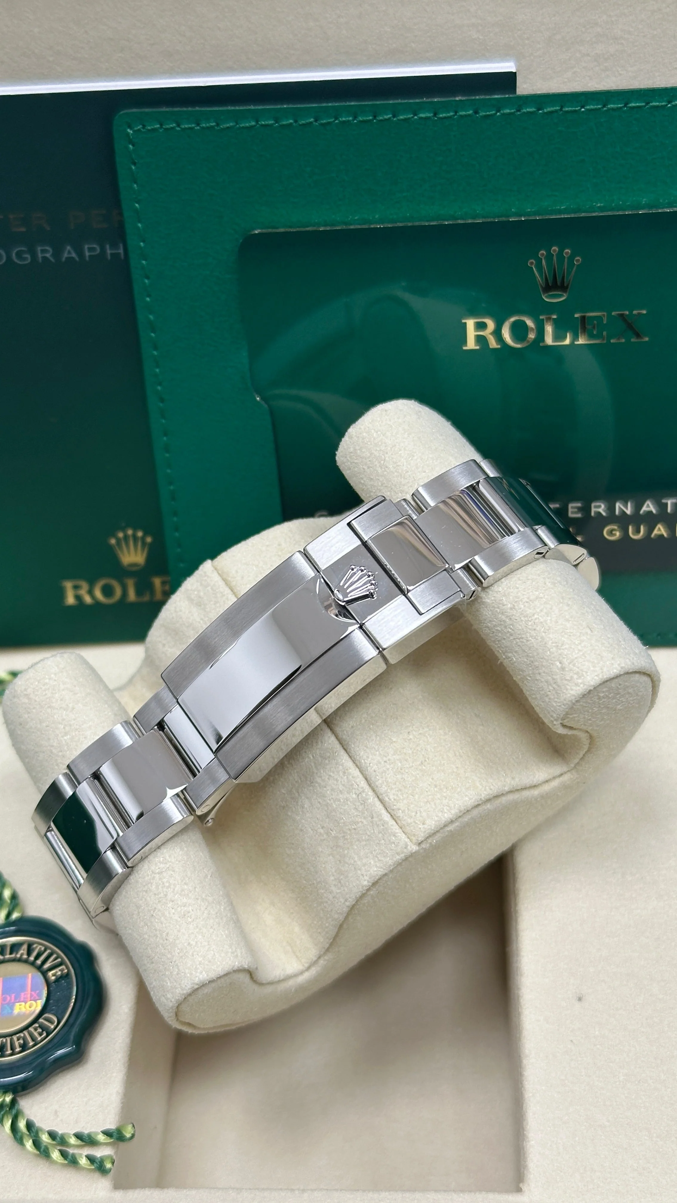 Rolex Cosmograph Daytona 40mm Black Dial Black Ceramic Bezel 126500LN – New 2025 / 2026 - Image 4