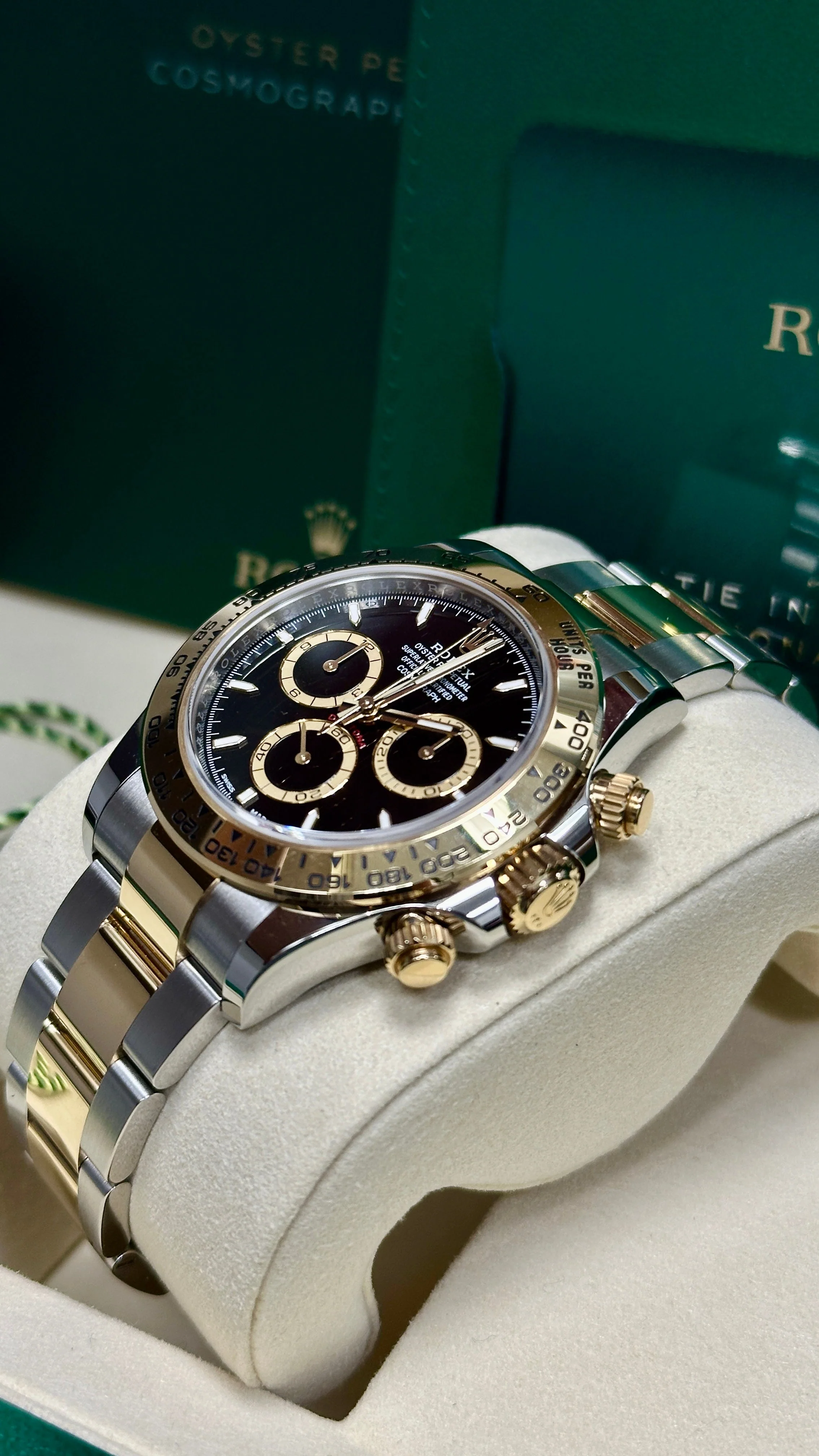 Rolex Cosmograph Daytona 40mm Two-Tone Yellow Gold Black Dial Gold Bezel 126503 – New 2025 / 2026 - Image 4