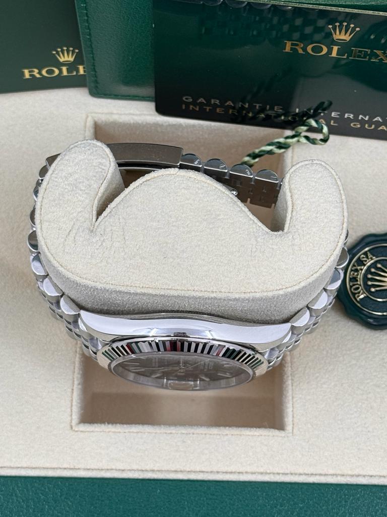 Rolex Datejust 41mm Blue Index Dial Fluted Bezel Jubilee Bracelet 126334 – New 2025 / 2026 - Image 4