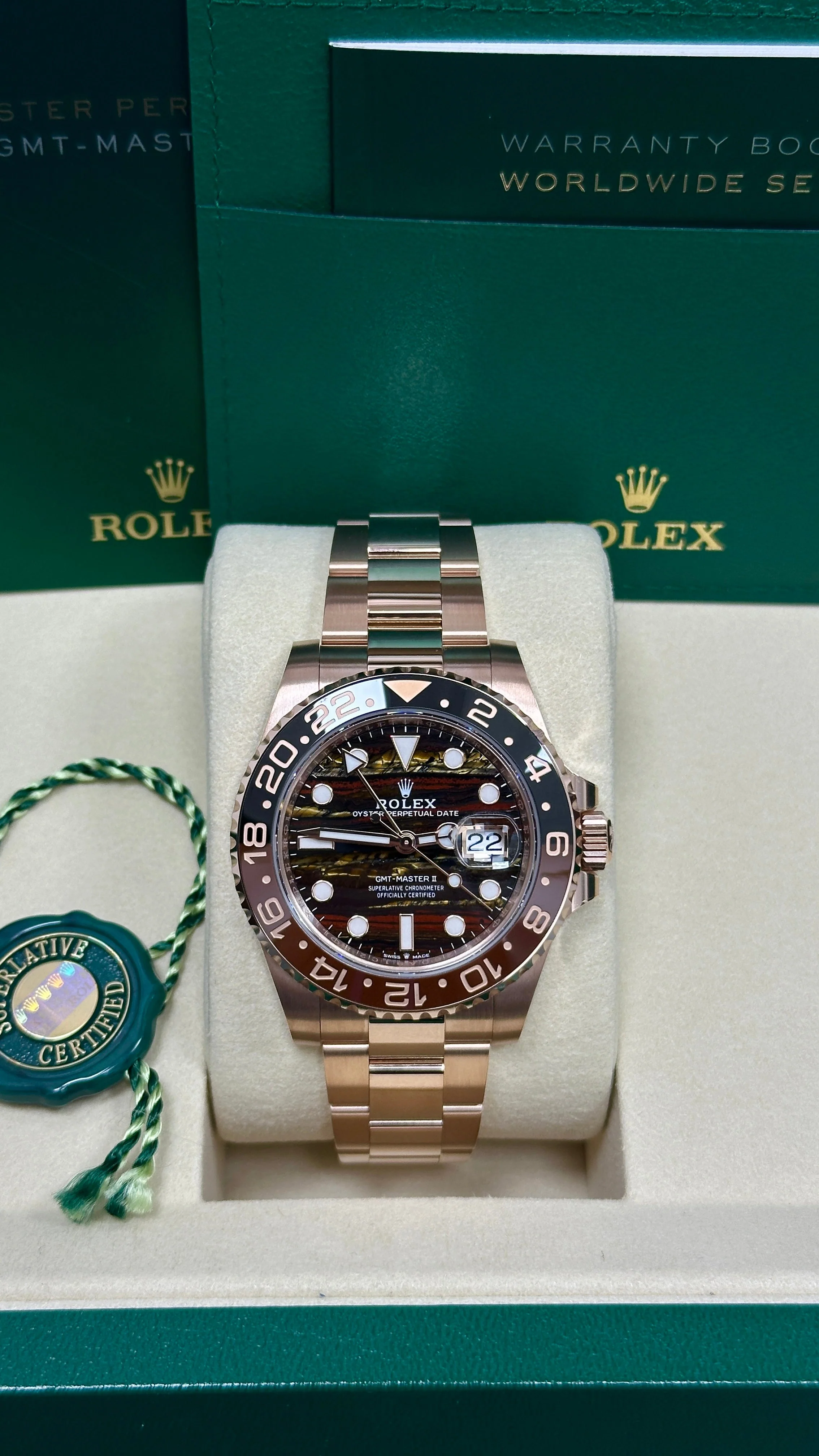 Rolex GMT-Master II "Root Beer" 40mm Everose Gold Tiger Iron Dial Brown and Black Bezel Oyster Bracelet 126715CHNR – New 2025 / 2026 - Image 3