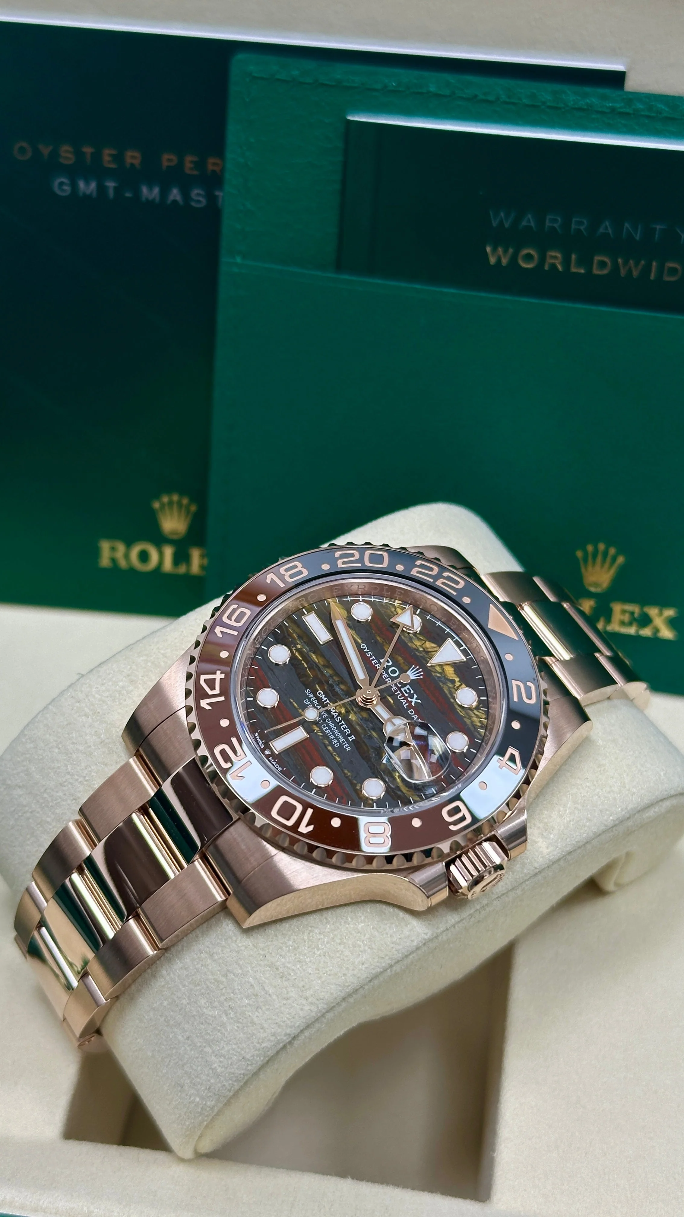 Rolex GMT-Master II "Root Beer" 40mm Everose Gold Tiger Iron Dial Brown and Black Bezel Oyster Bracelet 126715CHNR – New 2025 / 2026 - Image 5