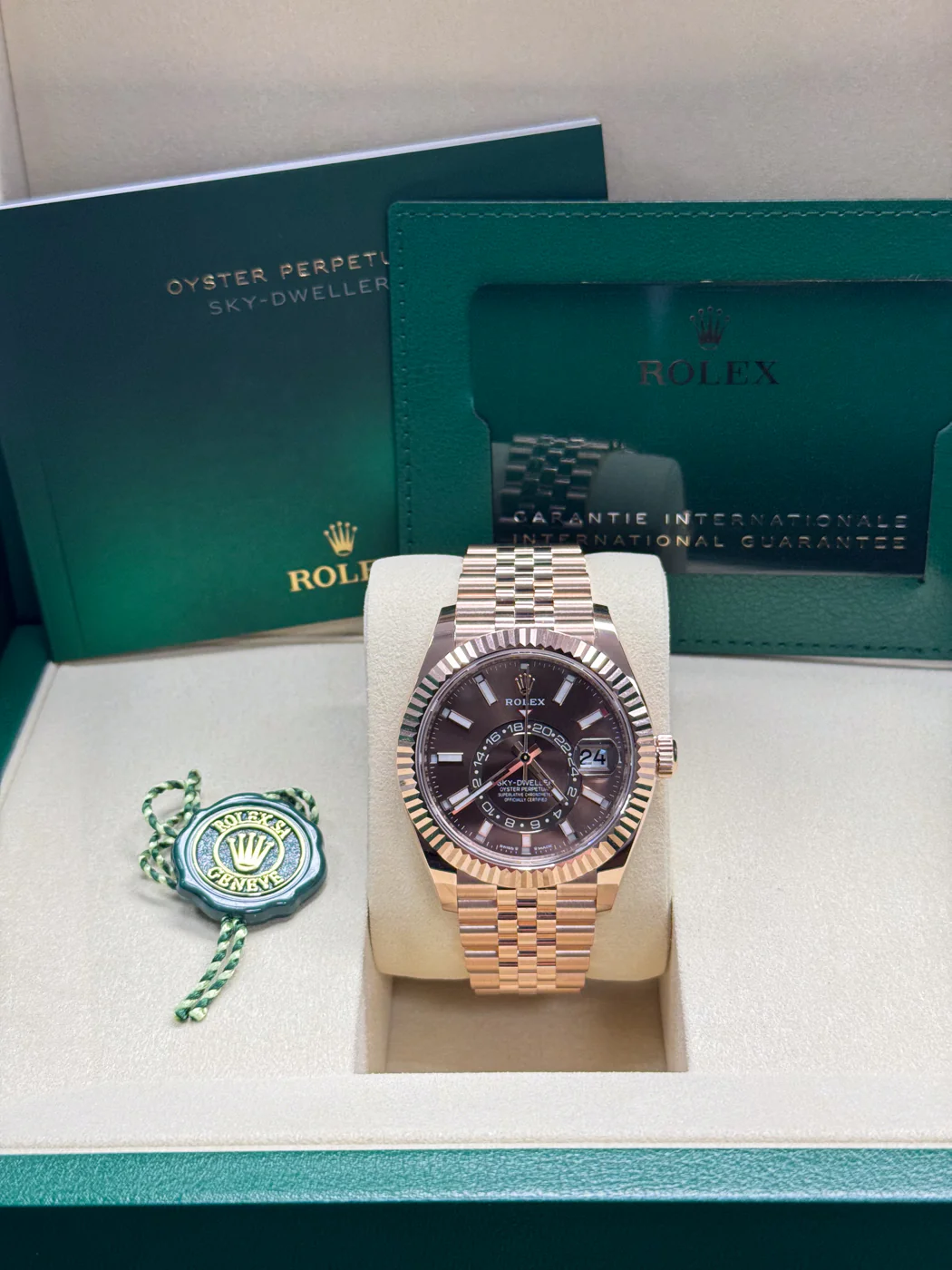 Rolex Sky-Dweller 42mm Rose Gold Chocolate Dial Jubilee Bracelet 336935 – New 2025 / 2026 - Image 4