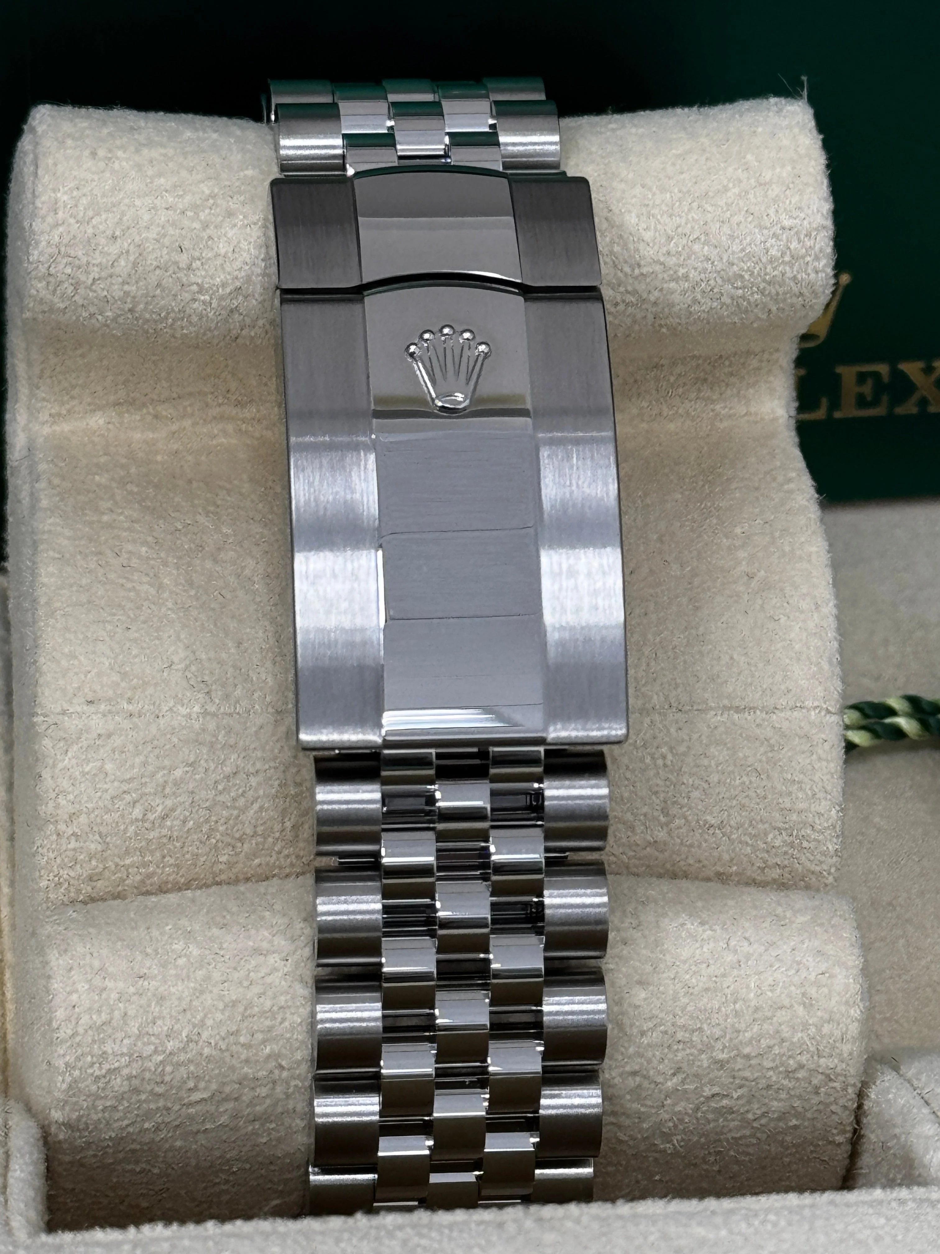 Rolex Sky-Dweller 42mm Black Dial Jubilee Bracelet 336934 – New 2025 / 2026 - Image 6