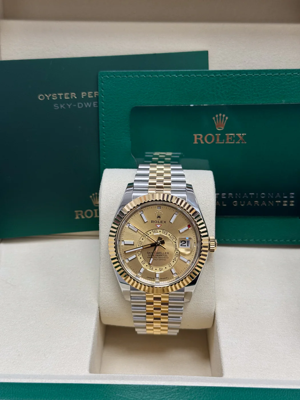 Rolex Sky-Dweller 42mm Two-Tone Yellow Gold Champagne Dial Jubilee Bracelet 336933 – 2023 - Image 3