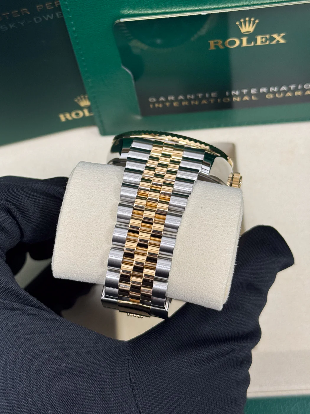 Rolex Sky-Dweller 42mm Two-Tone Yellow Gold Champagne Dial Jubilee Bracelet 336933 – 2023 - Image 8