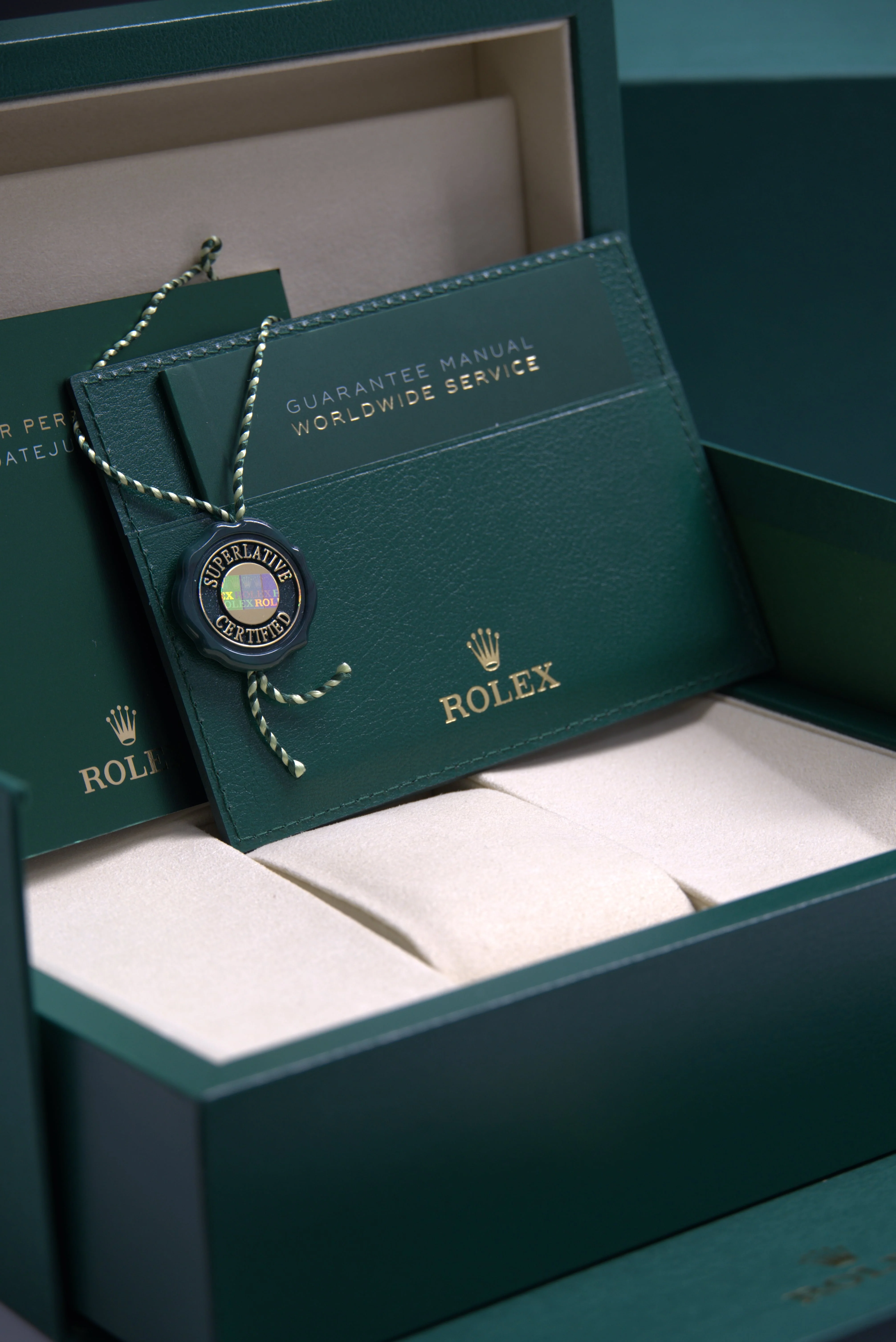 Rolex Submariner "Cookie Monster" 41mm White Gold Black Dial Blue Bezel 126619LB – New 2025 / 2026 - Image 5