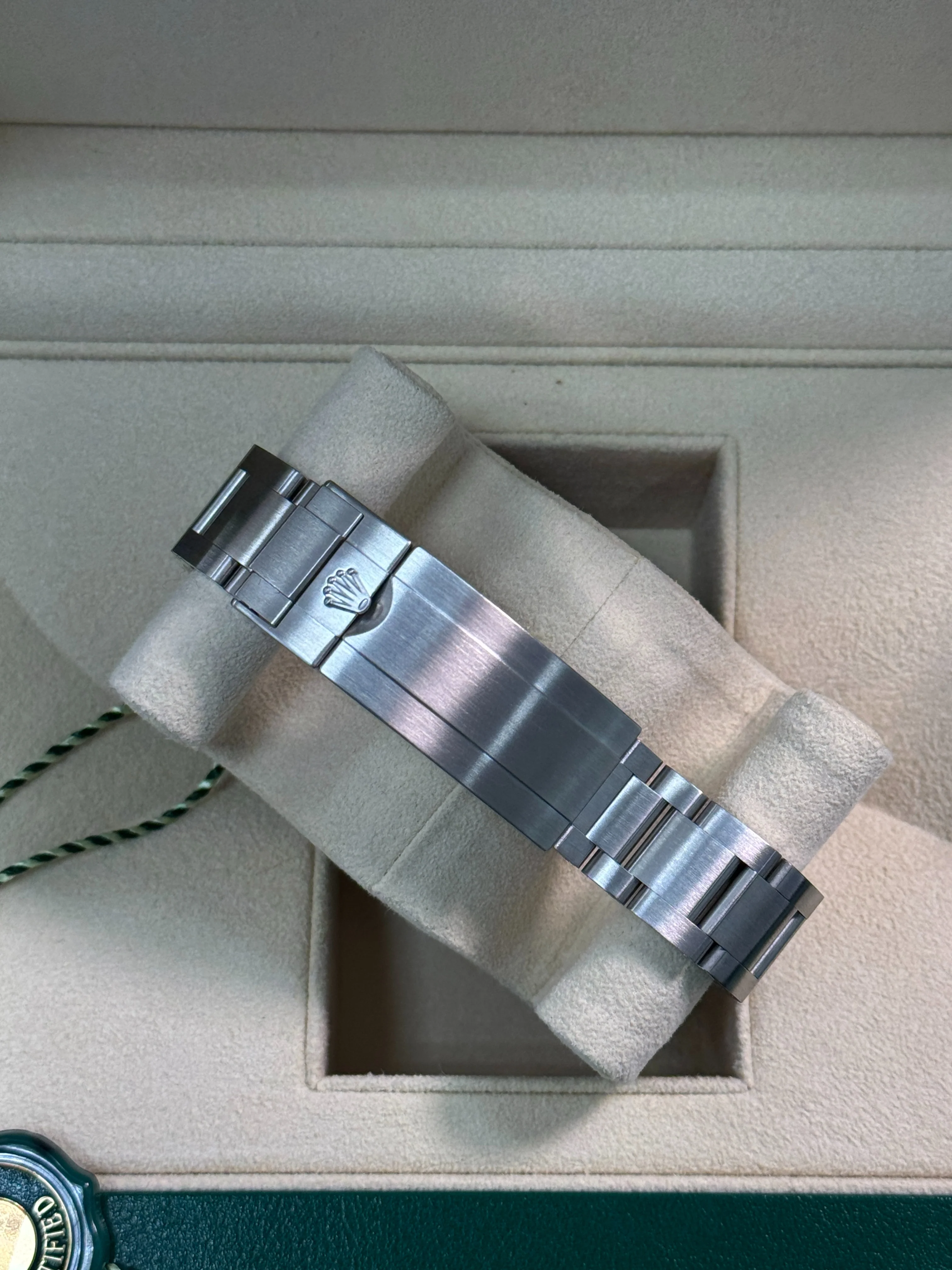 Rolex Submariner "Hulk" 40mm Stainless Steel Green Dial Green Bezel - 116610LV - Mint 2018 - Image 6
